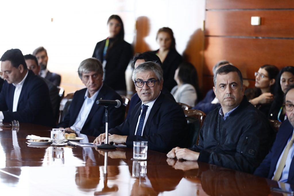 Ministro De Hacienda Presenta A Empresarios De La Ccs Las “Doce Medidas Para Impulsar La Formalización De Nuestra Economía” Ministro De Hacienda Presenta A Empresarios De La Ccs Las “Doce Medidas Para Impulsar La Formalización De Nuestra Economía”