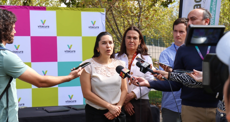 Para Toda La Rm: Firman Convenio Para Reciclaje Gratuito De Aparatos Eléctricos Y Electrónicos En Vitacura Para Toda La Rm: Firman Convenio Para Reciclaje Gratuito De Aparatos Eléctricos Y Electrónicos En Vitacura
