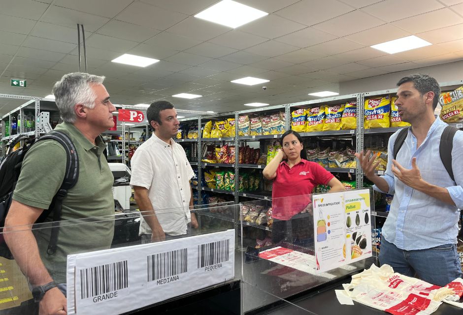 Representantes De La Ccs Recorren Supermercado De Pedidosya Para Conocer Su Modelo Logístico Y Operativo Representantes De La Ccs Recorren Supermercado De Pedidosya Para Conocer Su Modelo Logístico Y Operativo