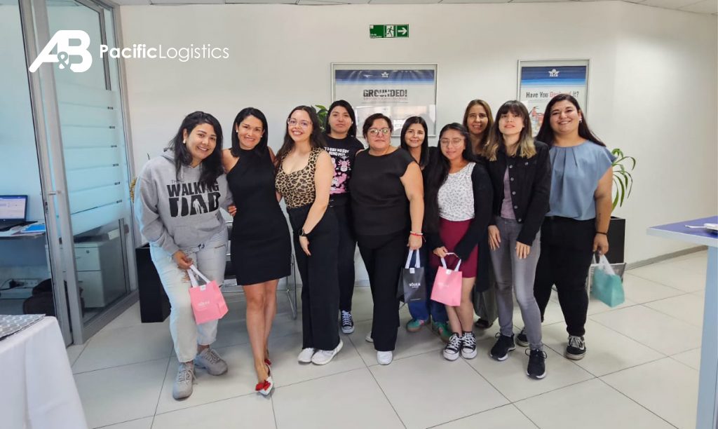 Celebrando La Fuerza Femenina En A&Amp;B Pacific Logistics Chile Celebrando La Fuerza Femenina En A&Amp;B Pacific Logistics Chile