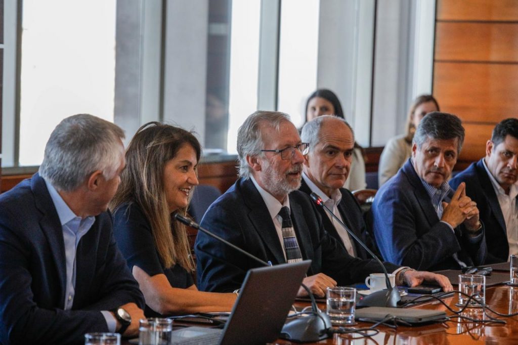 Alcalde De Santiago Y Ccs Abordan Plan De Seguridad Comunal Alcalde De Santiago Y Ccs Abordan Plan De Seguridad Comunal