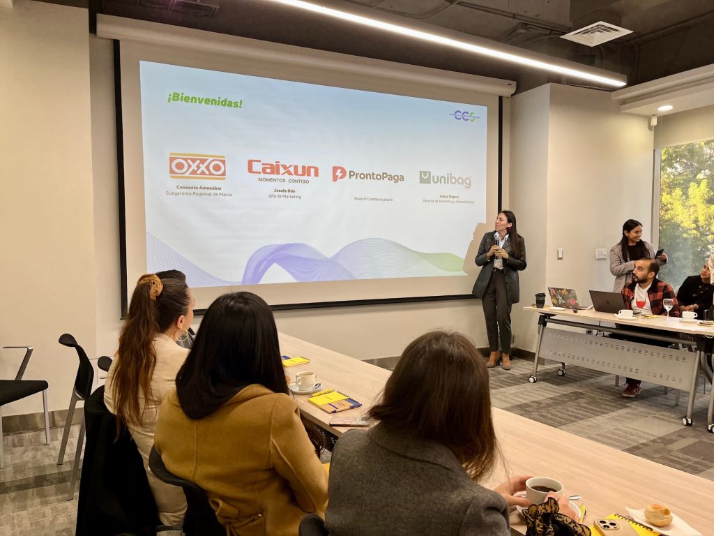 Comité De Marketing Ccs En Oficinas De Chilexpress Analiza El Impacto De La Ia En El Sector 