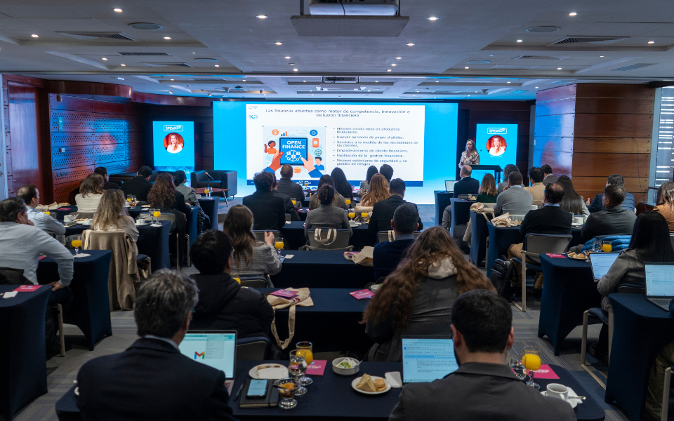 Transbank Y Cámara De Comercio De Santiago Realizaron Seminario Sobre Finanzas Abiertas Y Su Impacto En Los Comercios