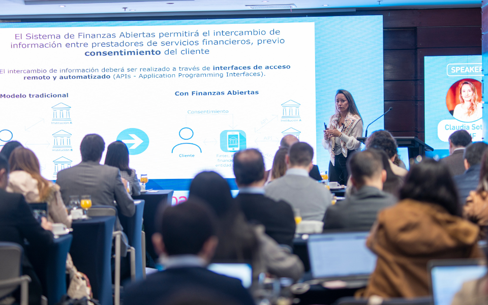 Transbank Y Cámara De Comercio De Santiago Realizaron Seminario Sobre Finanzas Abiertas Y Su Impacto En Los Comercios