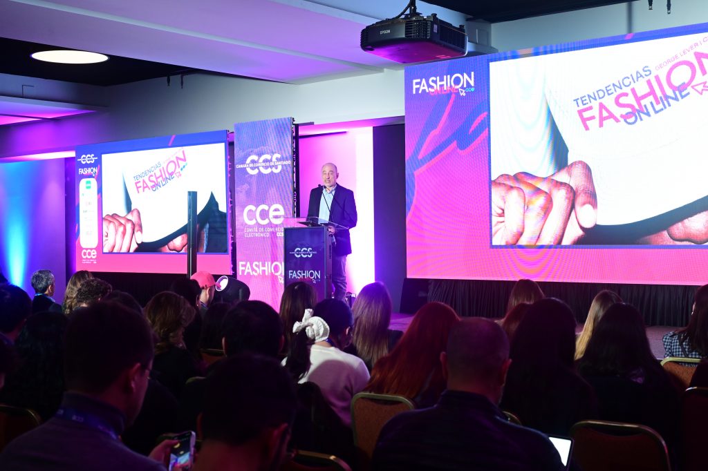 Fashion Online 2025 Revela Que El 65% De Los Consumidores Online Compra Ropa Por Internet Mensualmente Fashion Online 2025 Revela Que El 65% De Los Consumidores Online Compra Ropa Por Internet Mensualmente