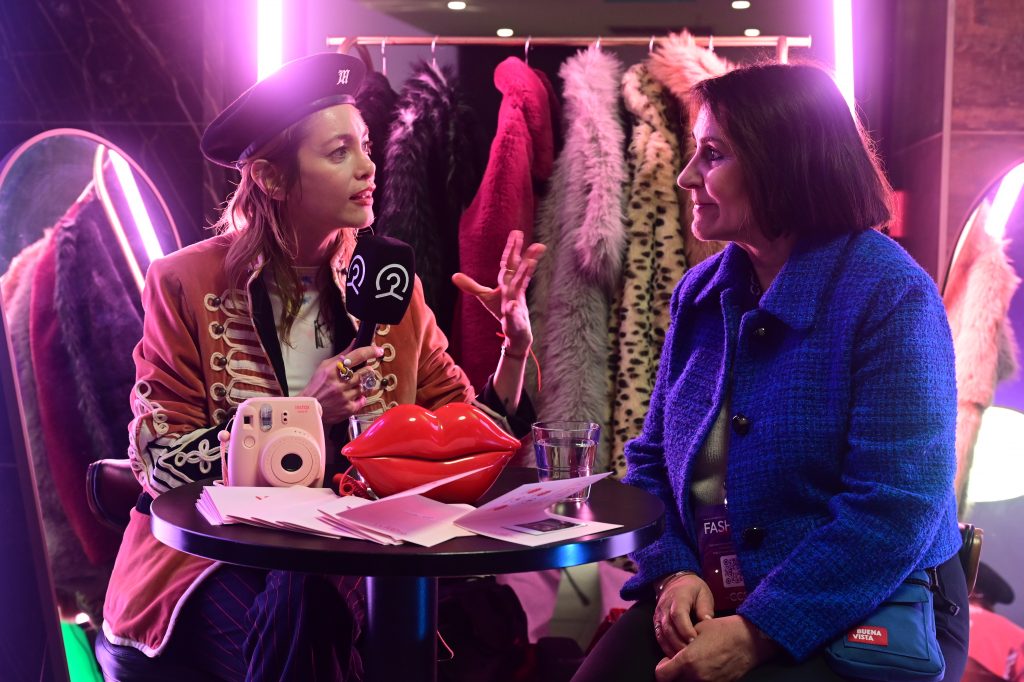 Fashion Online 2025 Revela Que El 65% De Los Consumidores Online Compra Ropa Por Internet Mensualmente Fashion Online 2025 Revela Que El 65% De Los Consumidores Online Compra Ropa Por Internet Mensualmente