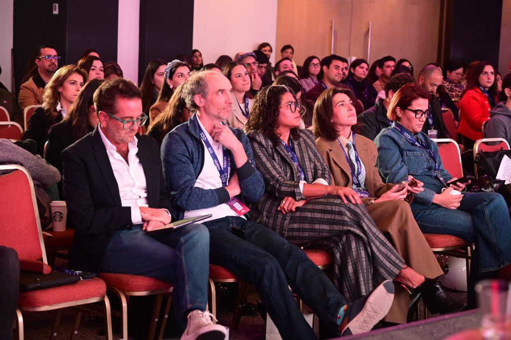 Fashion Online 2025 Revela Que El 65% De Los Consumidores Online Compra Ropa Por Internet Mensualmente Fashion Online 2025 Revela Que El 65% De Los Consumidores Online Compra Ropa Por Internet Mensualmente