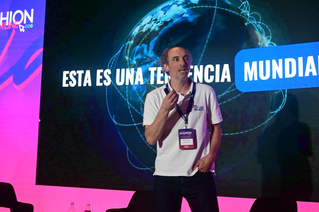Fashion Online 2025 Revela Que El 65% De Los Consumidores Online Compra Ropa Por Internet Mensualmente Fashion Online 2025 Revela Que El 65% De Los Consumidores Online Compra Ropa Por Internet Mensualmente