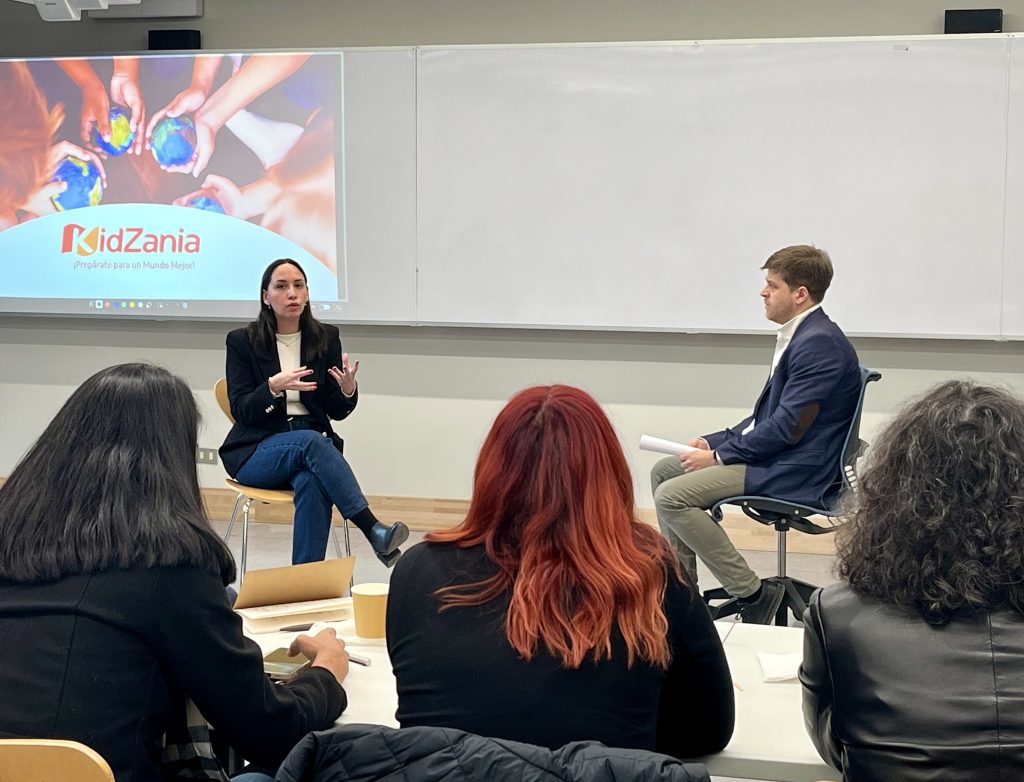 Resolbit Y El Centro De Experiencias Y Servicios De La Uai Realizan Workshop Sobre El Impacto De La Ia En El Servicio Al Cliente 
