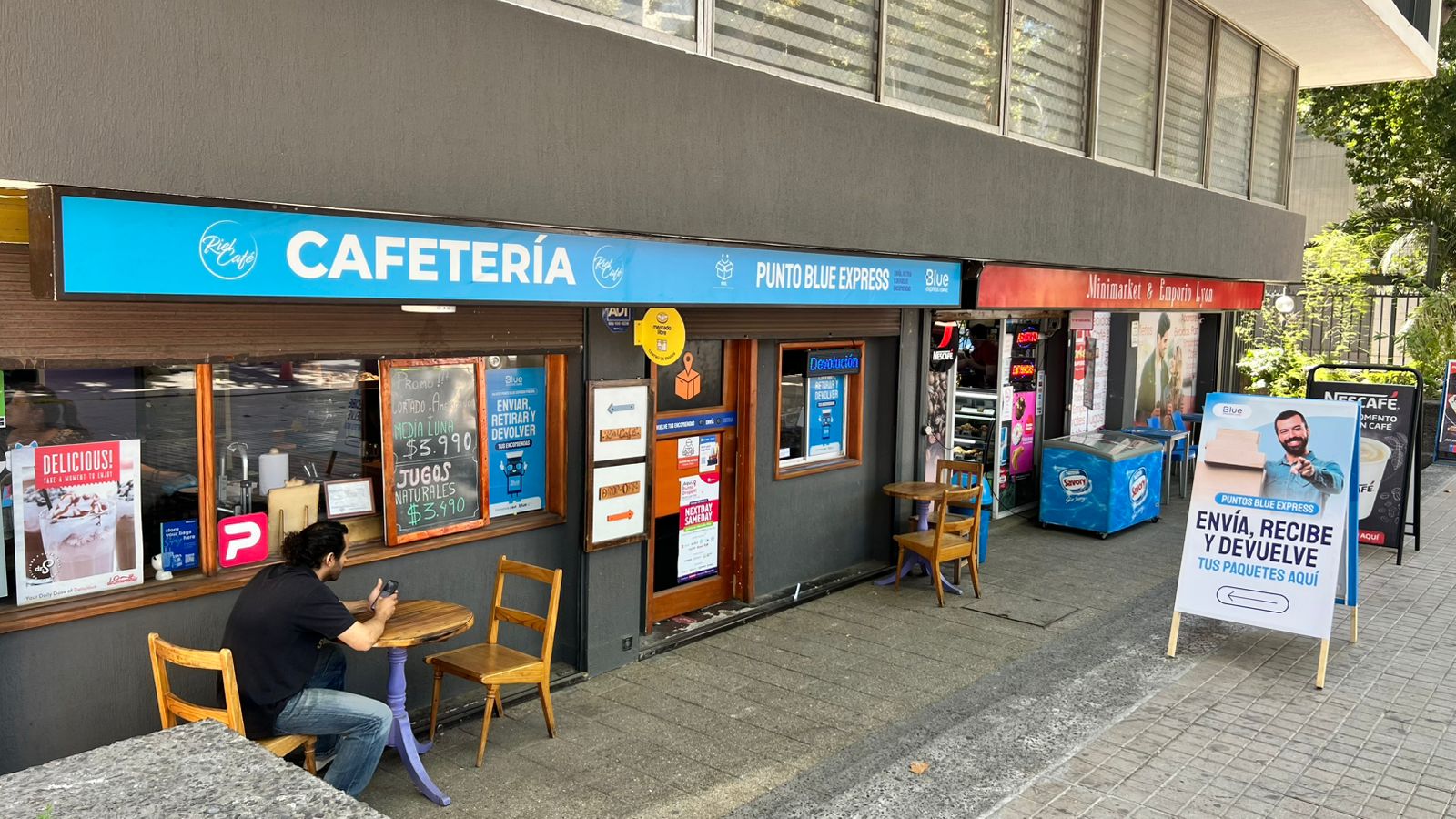 Punto BE Riel Café