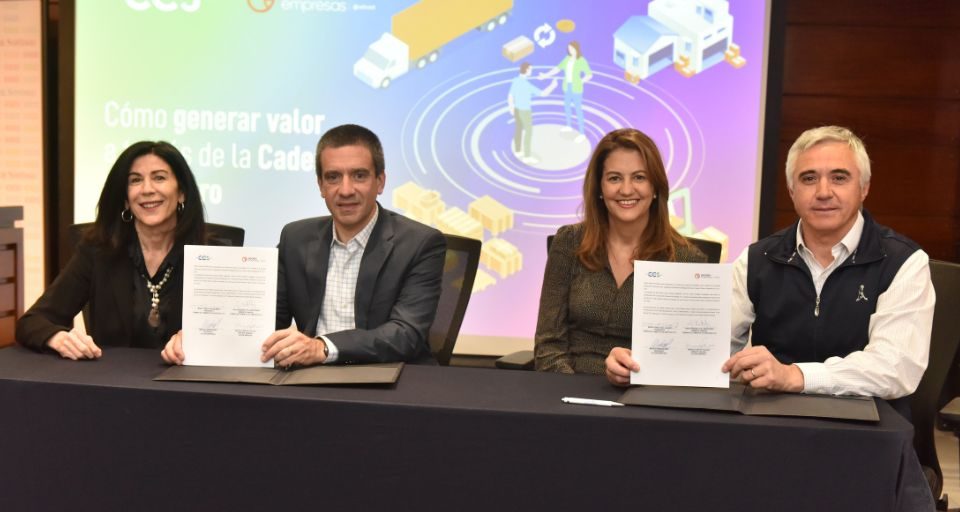 Acción Empresas y Cámara de Comercio de Santiago firman alianza que fortalece la gestión sostenible en las cadenas de suministro